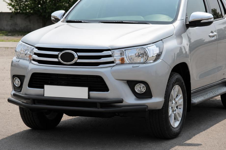 Toyota Hilux 2015- Pare-buffle avant ST018 Black (inox) Photo 1