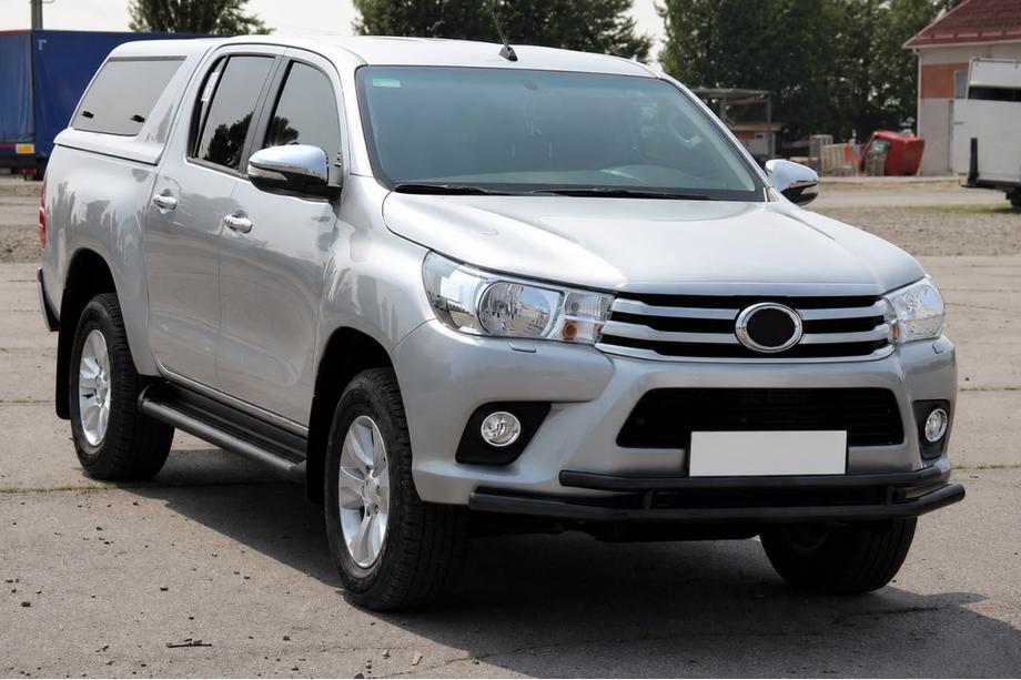 Toyota Hilux 2015- Pare-buffle avant ST018 Black (inox) Photo 3
