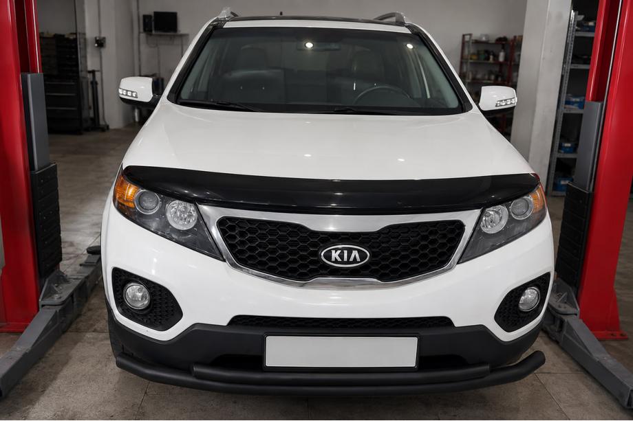 Kia Sorento II XM 2009-2014 Barre de protection avant inférieure Black (inox) Image