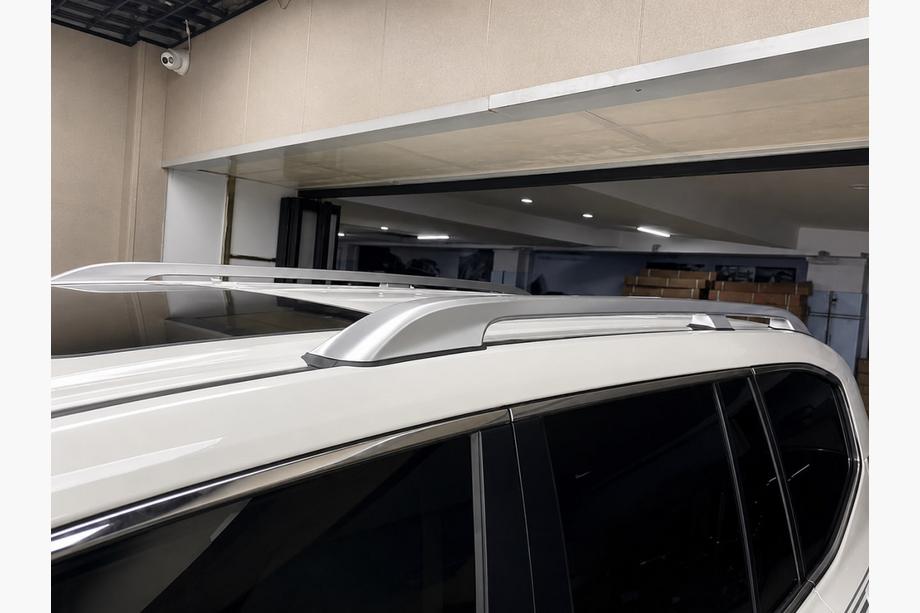 Toyota Land Cruiser 300 2021- Rails de toit OEM gris (Aluminium) Image