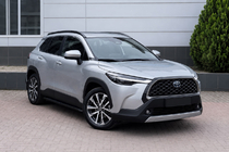Toyota Corolla Cross 2020- Barres longitudinales de toit intégrées noires OEM (Aluminium) photo 1