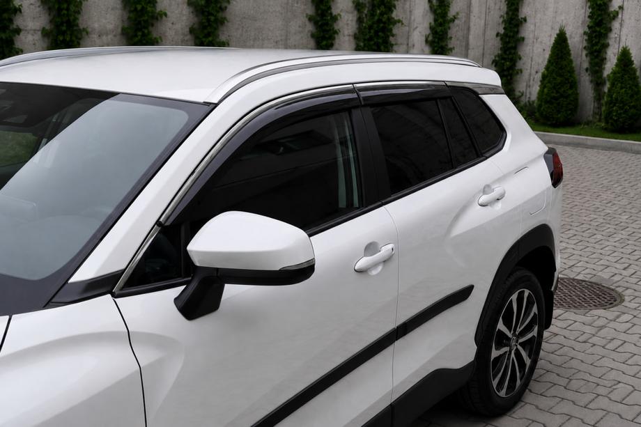 Toyota Corolla Cross 2020- Barres de toit intégrées grises OEM (plastique ABS, montage par collage) Photo 4
