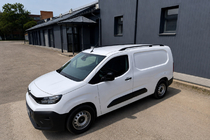 Citroen Berlingo/Multispace 2018- Barres longitudinales de toit noires (design turc) Standard, pieds en plastique photo 4
