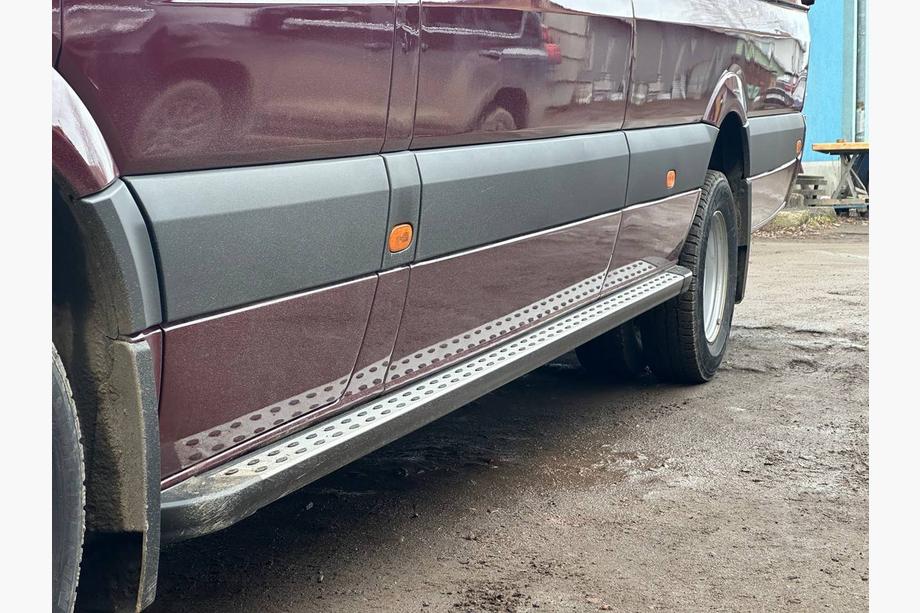 Mercedes Sprinter W906 2006–2018 Marchepieds Latéraux DOT-Line (2 pcs, Aluminium) Empattement Moyen Photo 4