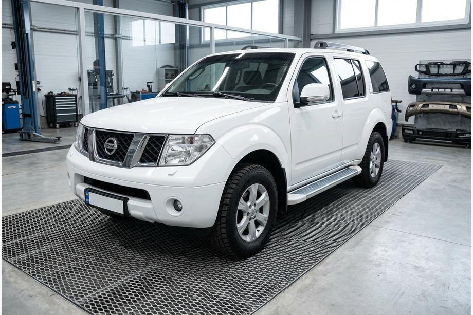 Nissan Pathfinder R51 2005-2014 Marchepieds Latéraux Allmond White (2 pcs, Aluminium) Image