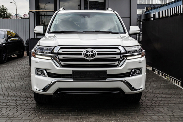 Combien coûte vraiment un restylage complet du Toyota Land Cruiser 200