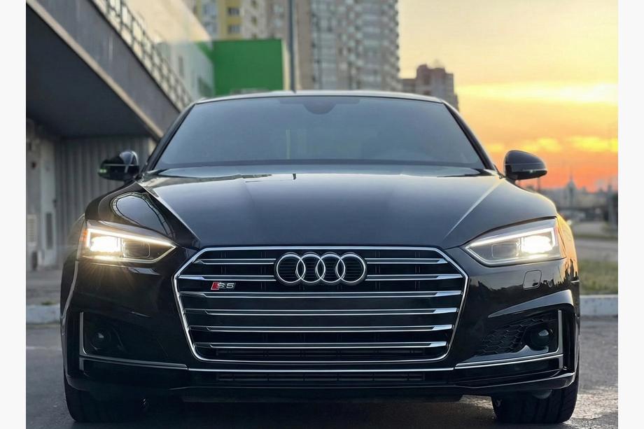 Audi A5 2016-2025 Calandre avant S-style (2016-2019, avec chrome) Image