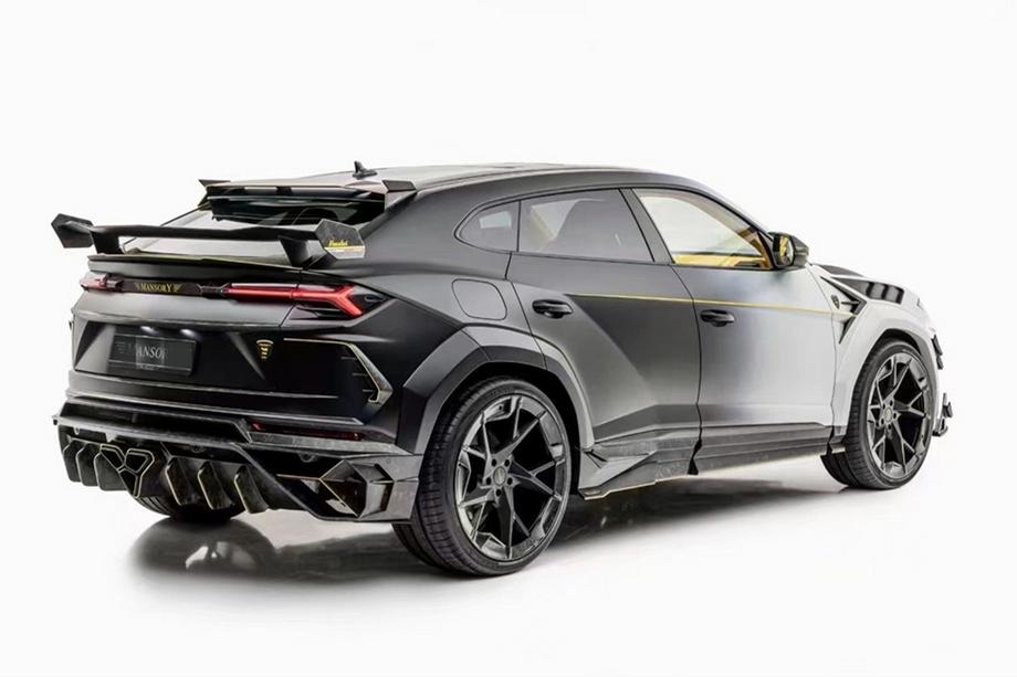 Lamborghini Urus 2018- Kit carrosserie MNSR DRY Carbon avec système d’échappement (pour 2018-2022) Photo 3