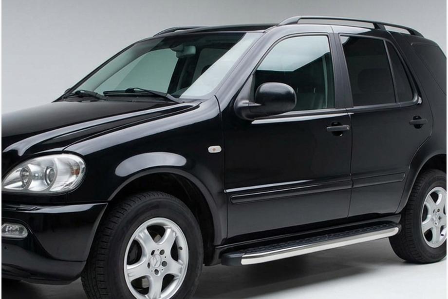 Mercedes ML W163 1997-2005 Marchepieds Latéraux BlackLine (2 pcs, Aluminium) Image