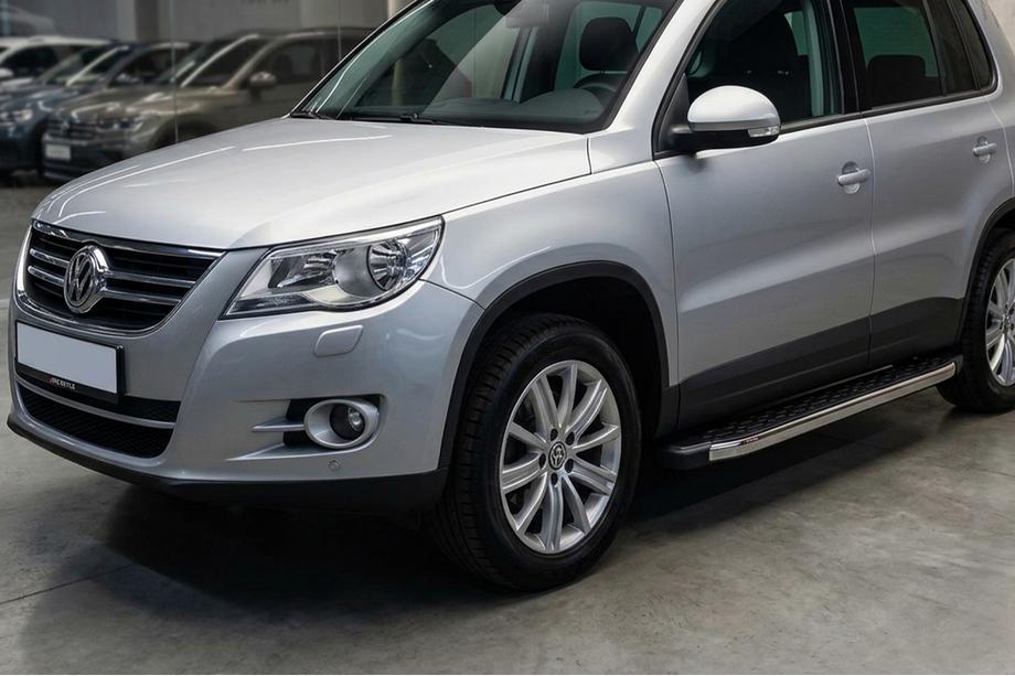 Volkswagen Tiguan 2007-2016 Marchepieds Latéraux BlackLine (2 pcs, Aluminium) Image