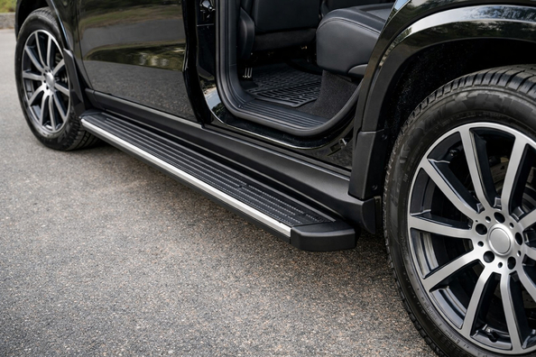 Mercedes GLS X167 : accessoires pour des seuils propres et un accès plus facile Photo 1