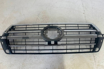 Toyota Land Cruiser 200 2007-2021 Déstockage Calandre 2016-2021 (design 2019) Avec caméra photo 2