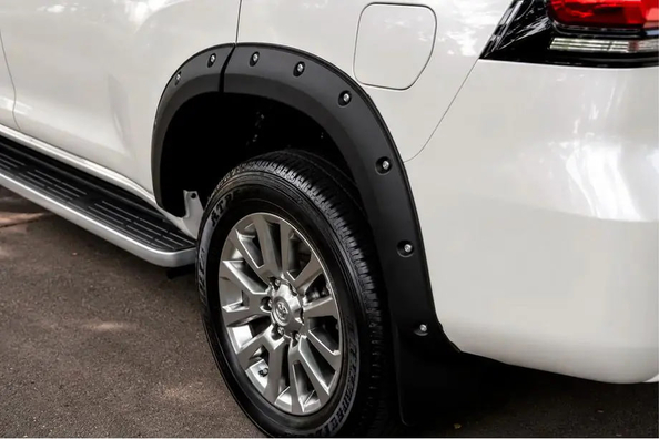 Élargisseurs d’ailes pour Toyota Land Cruiser Prado 150 : style et protection de la carrosserie Photo 1
