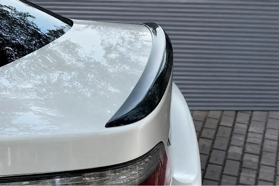 BMW E60 : installation d’un spoiler style M5