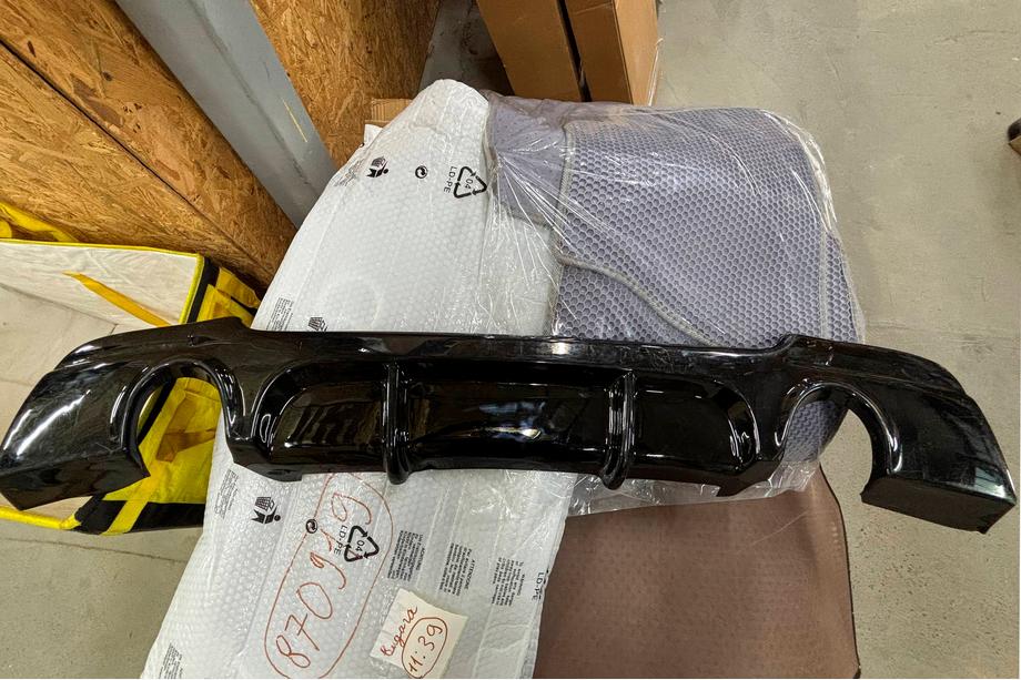 BMW 3 Series E92/E93 2006–2013 Déstockage Diffuseur de pare-chocs arrière DPT (pour E92 M-Sport, noir brillant) Photo 2