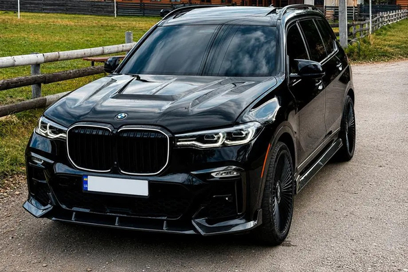 BMW X7 G07 : tuning carbone du pare-chocs avant et calandre LED Photo 3