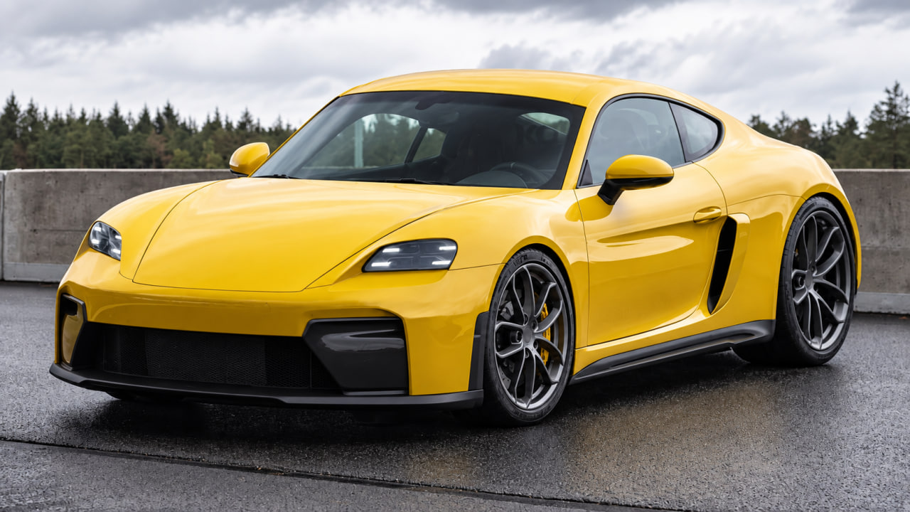Porsche 718 EV 2027 : prototype presque sans camouflage repéré au Nürburgring