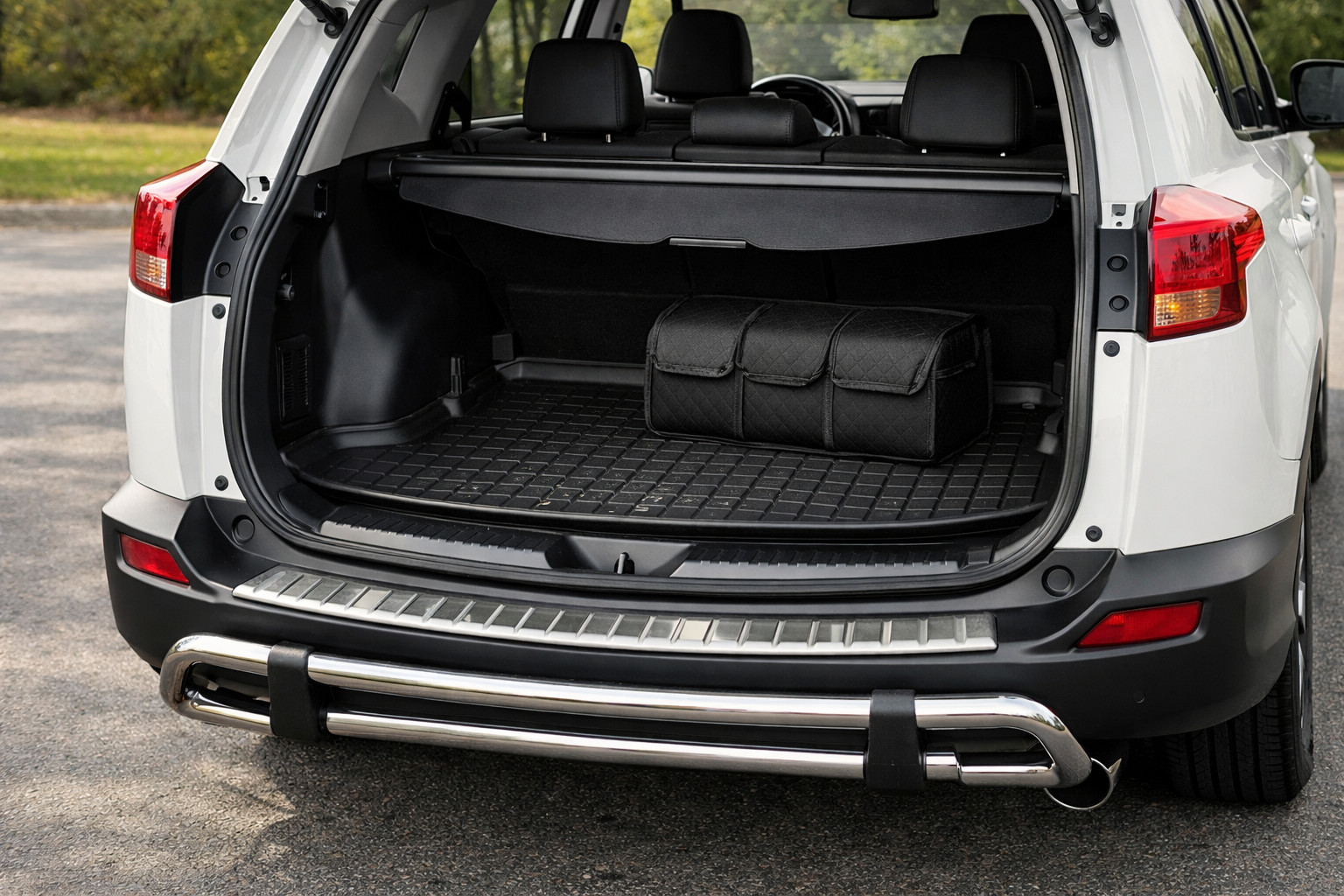 Que monter sur Toyota RAV4 2013–2018 : coffre et protection du pare-chocs arrière