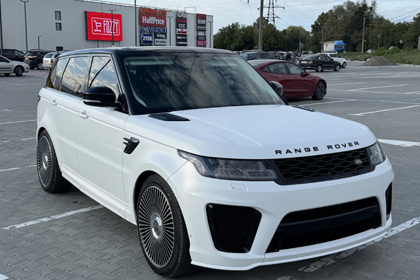 Range Rover Sport L494 2018–2022 : pose du kit carrosserie SVR – nos réalisations Photo 4