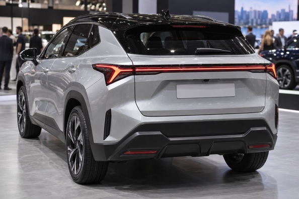 Omoda 4 : crossover compact Chery pour l’Europe – hybride 224 ch et électrique 155–160 kW Photo 1