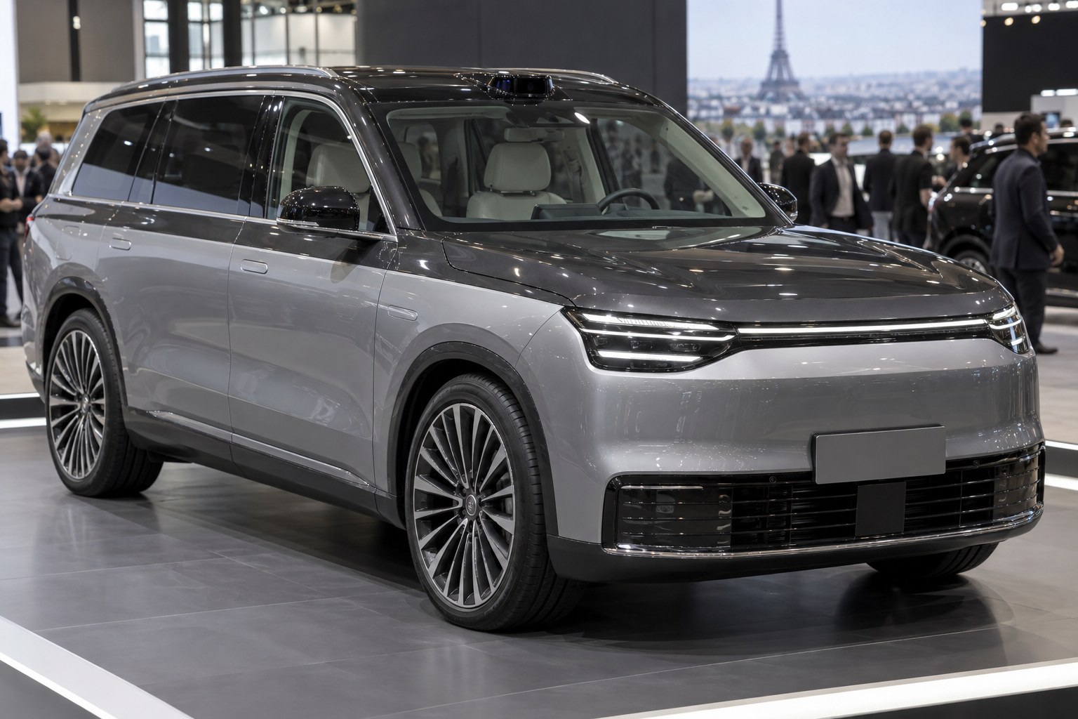 Leapmotor D19 : un vaisseau amiral 6 places avec jusqu’à 300 km en électrique, vu à Paris