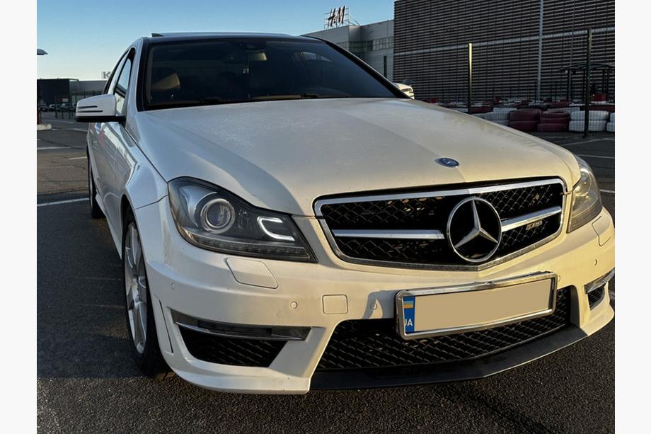 Mercedes C-class W204 2007-2015 Kit carrosserie C63 AMG Image