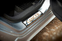 Mitsubishi Lancer X 2008- Seuils de porte inox Carmos 4 pièces photo 4