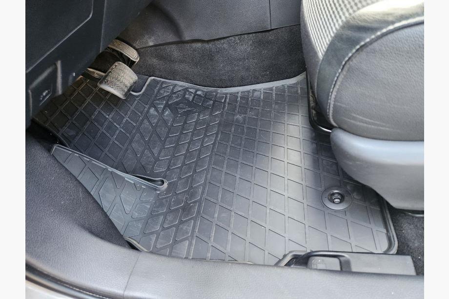 Toyota Auris 2012-2018 Tapis en caoutchouc (4 pcs, Stingray Premium) Image