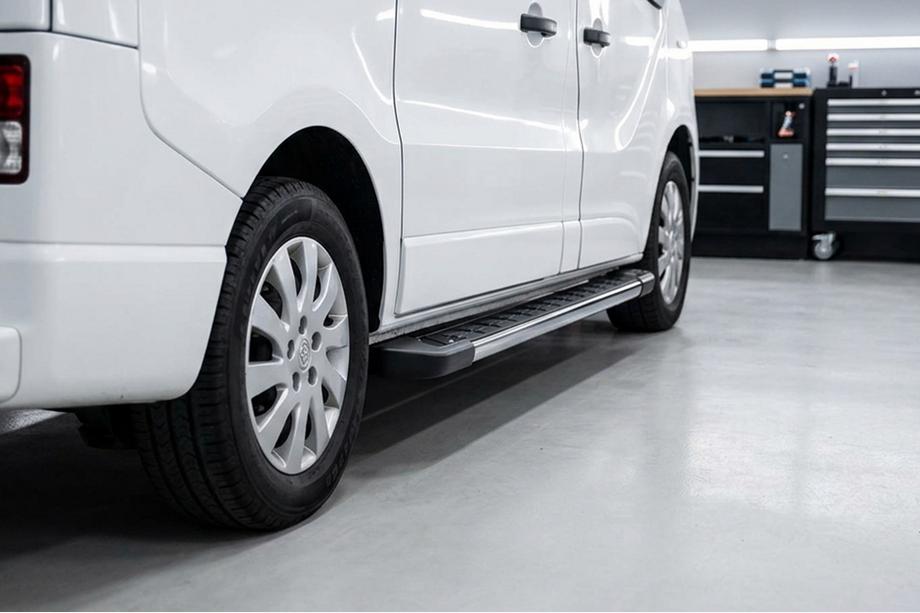 Renault Trafic 2015- Marchepieds Latéraux RedLine V1 (2 pcs, Aluminium) Image