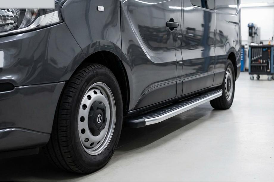 Renault Trafic 2015- Marchepieds Latéraux Fullmond (2 pcs, Aluminium) Image