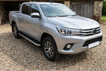 Toyota Hilux 2015- Marchepieds Latéraux Maydos V1 (2 pcs, Aluminium & Inox) photo 1