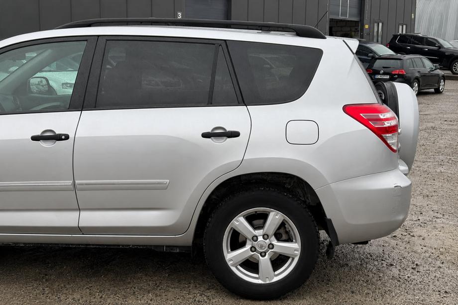 Toyota Rav 4 2006-2013 Rails de toit OEM noirs (aluminium) Image