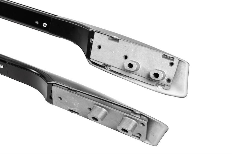 Toyota Land Cruiser 200 2007-2021 Barres de Toit Design Original Premium Black (2 pcs) Photo 9