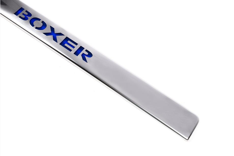 Peugeot Boxer 2006-2025 Baguette chromée au-dessus de la plaque avec LED bleu (inox) Photo 3