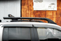 Volkswagen Amarok 2010-2022 Barres de toit Black Shark (avec barres transversales) photo 3