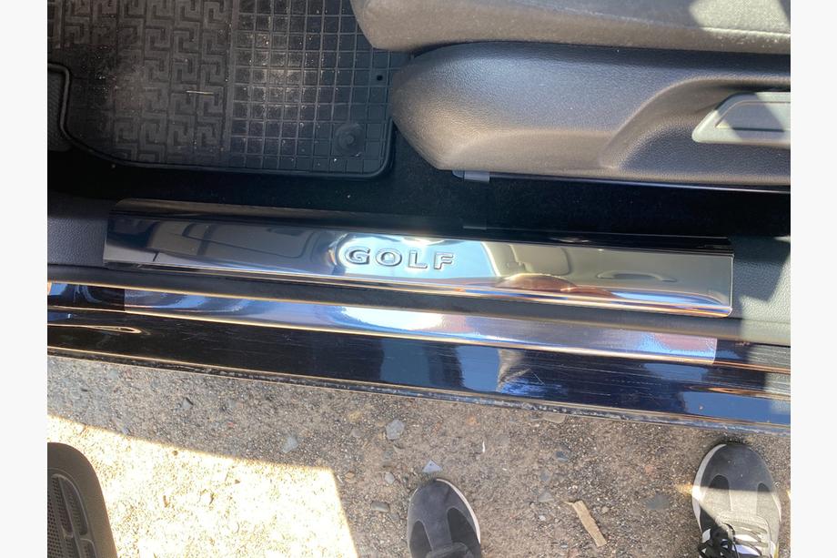 Volkswagen Golf 6 2008-2014 Couvre-seuils intérieurs (2 pcs, inox) Photo 2