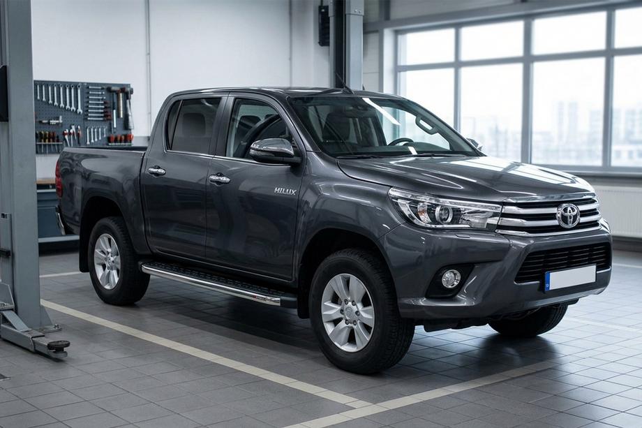Toyota Hilux 2015- Marchepieds Latéraux BlackLine (2 pcs, Aluminium) Image