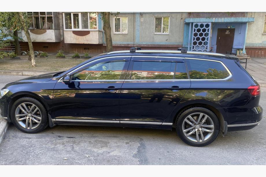 Volkswagen Passat B8 2015-2023 Barres de toit pour barres longitudinales intégrées verrouillables (2 pcs) Noir Photo 6