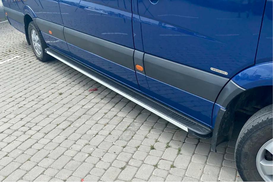 Mercedes Sprinter W906 2006–2018 Marchepieds Latéraux Maya (2 pcs, Aluminium) Image