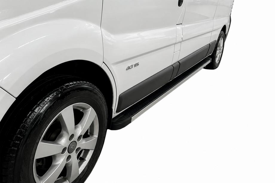 Nissan Primastar 2002-2014 Marchepieds Latéraux Maya (2 pcs, Aluminium) Image