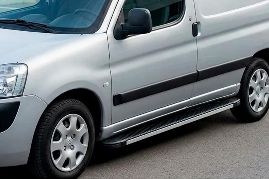 Peugeot Partner 1996-2008 Marchepieds Latéraux Maya V1 (2 pcs, Aluminium) Image