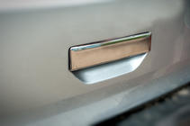 Volkswagen T6 2015-2024 Cache poignée arrière (inox) photo 3