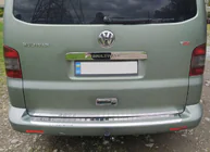 Volkswagen T5 2010-2015 Cache poignée de hayon au-dessus de la plaque d'immatriculation (inox) photo 4