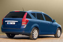 Kia Ceed 2007-2012 Baguette au-dessus de la plaque d'immatriculation (SW, inox) photo 2