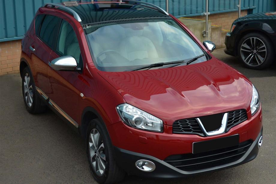 Nissan Qashqai 2010-2014 Entourages de phares antibrouillard avec decoupe (2 pcs, plastique) Photo 1