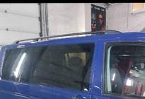 Volkswagen T5 Caravelle 2004-2010 Barres de Toit Noires photo 16