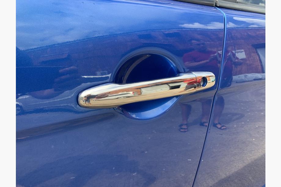 Mitsubishi Outlander 2012-2021 Couvre-poignées Chromés (4 pcs, Acier Inoxydable) Image
