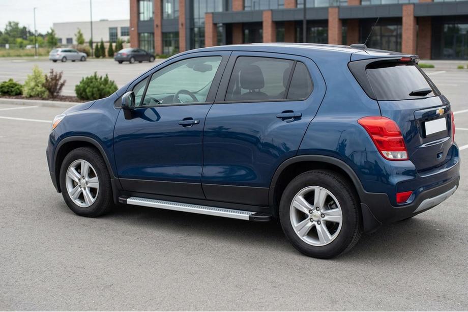 Chevrolet Trax 2012-2023 Marchepieds Latéraux Maya V2 (2 pcs, Aluminium) Image