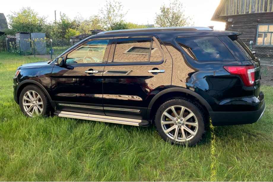 Ford Explorer 2011-2019 Marchepieds Latéraux Maya V2 (2 pcs, Aluminium) Image