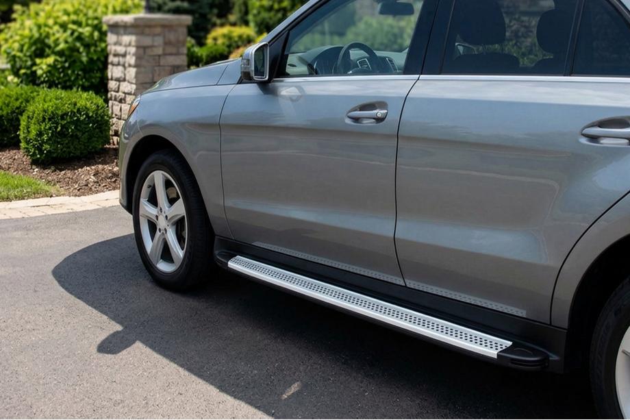Mercedes GLE/ML class W166 2011-2018 Marchepieds Latéraux Maya V2 (2 pcs, Aluminium) Image